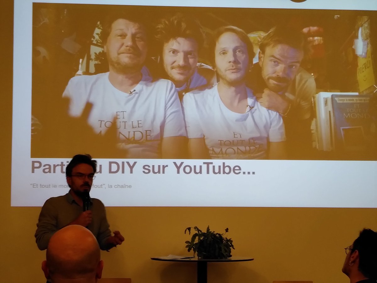 SylvainLapoix's tweet photo. "J'interviens régulièrement dans des collèges et lycées et, depuis deux ans, pour la première fois, quand je demande 'qui veut devenir journaliste ?', aucun doigt ne se lève", @MarcdeBoni de #ETLSF / #Samsa9ans https://t.co/kB0IUxV66e