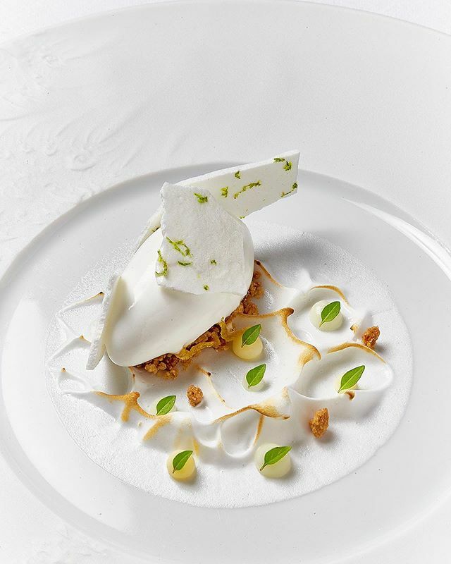 “Tarte au citron” Postre del pasado menú, postre que estará en el @madridinternationalpastry con la compañía de nuestro gran @pabloqueijo86 #france #andalucia #jerez ift.tt/344Ywtp