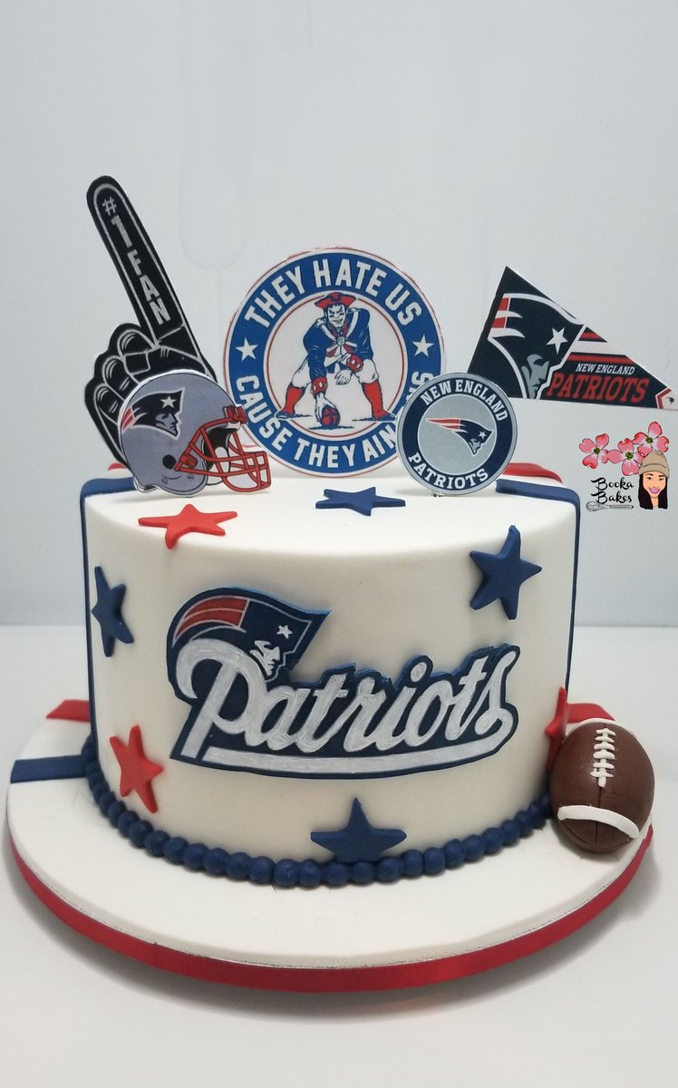 Booka Bakes On Twitter One Of The Cakes That Went Out For Thanksgiving Patriot Themed Red Velvet Cake W Custom Audio Feature Go To Our Ig To See Bookabakes Cakeart Cakeartist Cakesoftheday