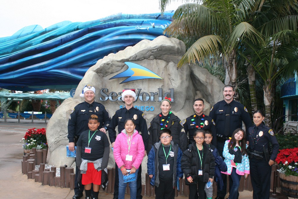 sdswac's tweet photo. We're still on a holiday high from the #SDSWAC event this weekend! Photos are posted on our website, https://t.co/tmrx80O9Ht and don't forget to eat at Taco's Libertad all December to help @CoronadoPolice & @PortSDHPD raise funds for the 2020 event! https://t.co/CITRXDE3er