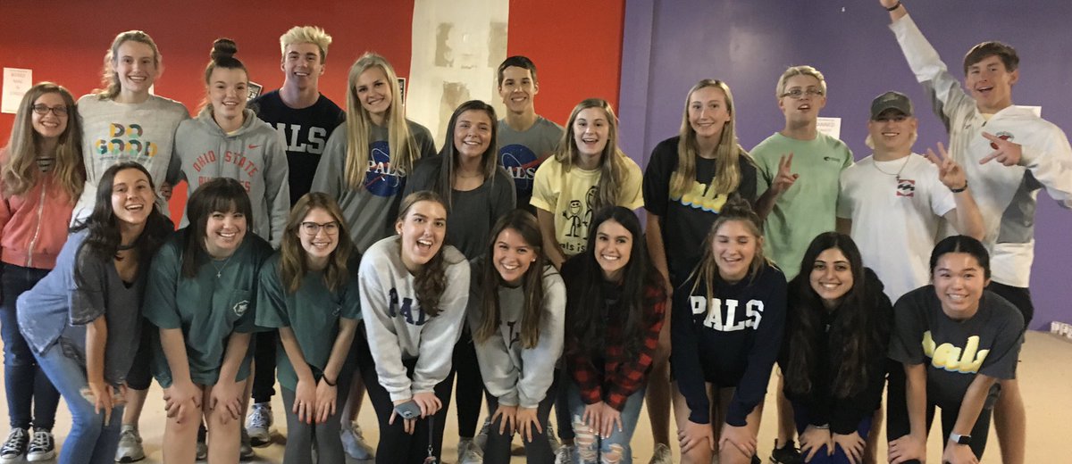 SlcPALs's tweet image. PALs helping at the food pantry!! One of our favorite services.💚