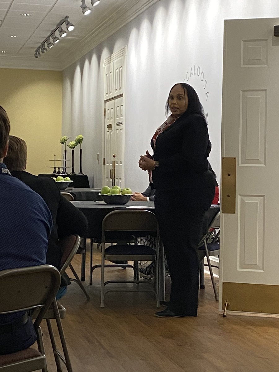 Thank you Dr. Brenda Mendiola and Dr. Yvette Bynum for your leadership and expertise of helping prepare the next generation of school leaders in Tuscaloosa and Alabama. Awesome partnership with <a href="/TCSBoardofEd/">T🍏S Board of Ed</a> <a href="/MikeDaria/">Mike Daria</a> <a href="/UA_Educator/">UA Educator</a> <a href="/UAELPTS/">UA ELPTS</a> <a href="/UofAlabama/">The University of Alabama</a> <a href="/frankielaanan/">Frankie Santos Laanan</a>