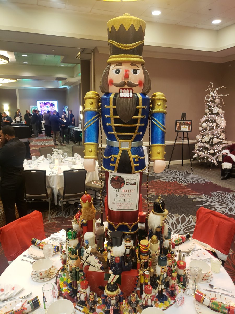 NHPittsburgh's tweet photo. New Horizons Pittsburgh had a great time attending the Pittsburgh @AirportChamber's Jingle Fest Friday Dec 6! Thank you for hosting such a great event. #PAACC See you next year. 

Pittsburgh Airport Area Chamber of Commerce https://t.co/pH4d9Gsylx