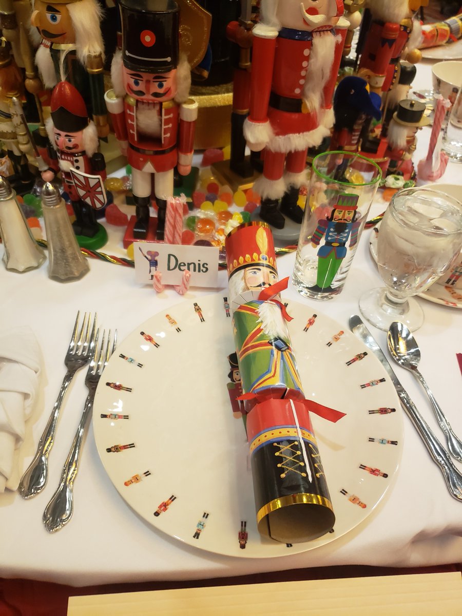 NHPittsburgh's tweet photo. New Horizons Pittsburgh had a great time attending the Pittsburgh @AirportChamber's Jingle Fest Friday Dec 6! Thank you for hosting such a great event. #PAACC See you next year. 

Pittsburgh Airport Area Chamber of Commerce https://t.co/pH4d9Gsylx