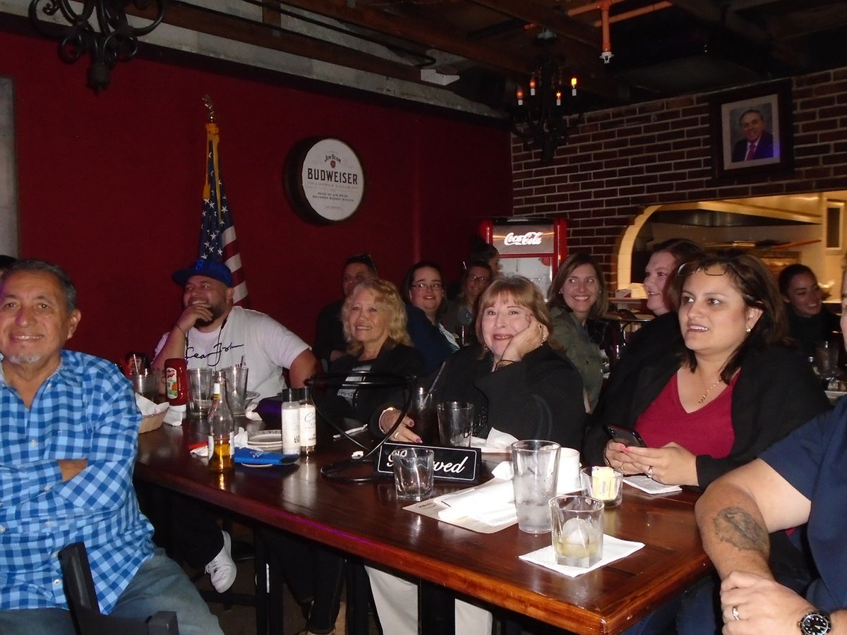 Pub935_Capri's tweet photo. We had a great first Comedy Night at the Pub! 🎤 We'd like to thank our talent and our customers for an awesome night. We hope to have many more funny and memorable nights. Remember comedy night premieres on the first Saturday of every month. 📅 #standupcomedy #standup https://t.co/uxDMnnkJsh