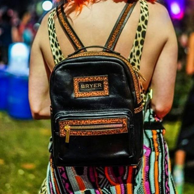 BryerLeather's tweet photo. One of my favorite bags I’ve made so far https://t.co/OsXRWrAE14 https://t.co/dFFarQ6UBp