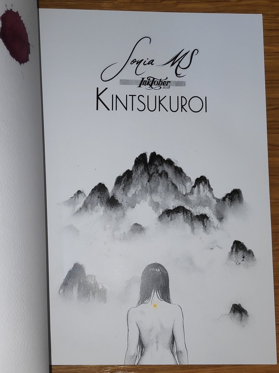 granperraca's tweet image. Cuando vuelves a casa x vacaciones y encuentras tesoros en sitios mágicos! La suerte d un pirata al encontrar un ejemplar del #inktober2018 #Kintsukuroi d @sonia_ms_ en la fantástica tienda d cómics @7heroescomics ! Maravilloso trabajo! 
#inktober #arte  #artbook #soniamatas