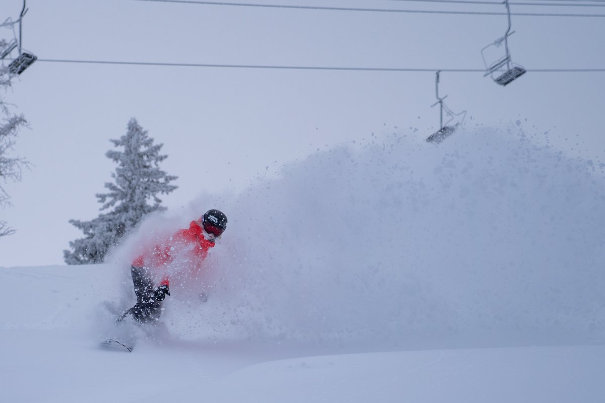 ColoradoSkiUSA's tweet photo. IT'S A POWDER DAY AT @AspenSnowmass!
Photos by: Jordan Curet and Oliver Sutro
#AMountainForEveryone #ColoradoIsOpen #Aspen #Snowmass #SkiCountry https://t.co/NbkD2NdqGl