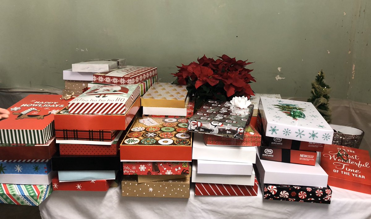 JackandJillAMV's tweet photo. A great weekend full of fellowship and holiday cheer! Our families gathered for a lovely holiday brunch on Saturday. On Sunday, our Onyx age group spent quality time with residents at the Mt. Vernon Rehabilitation Center experiencing the true meaning of the season. https://t.co/Pi4iW8VJdt