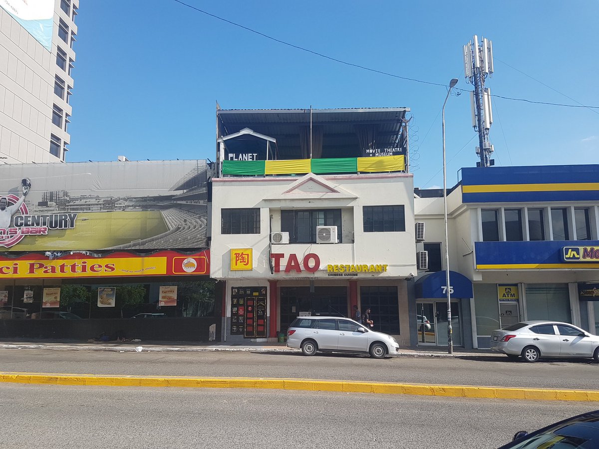 leinova's tweet photo. I didn't know there was a small movie theatre in New Kingston that shows only local films. Wednesday to Sunday. 7PM to 9PM. Planet Jollywood is the name. Between Juici and TAO ✌🏾📽🎬🇯🇲 https://t.co/o7YUTlvpXm