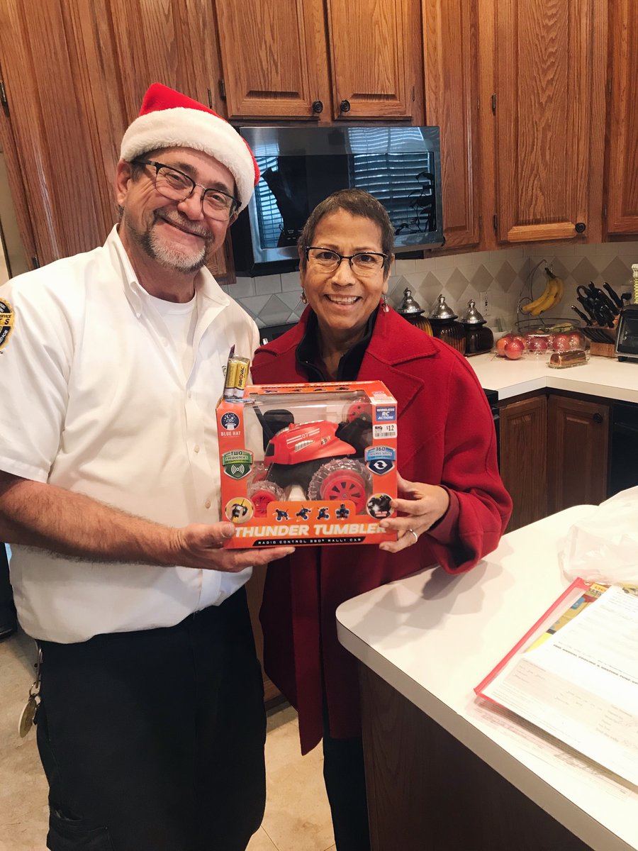 callmilestone's tweet photo. 1οΈβ£ toy donation = $25 off service AND a gift under the Christmas tree for a North Texas child. πThank you to our awesome electrician Wayne for sharing this pic! Happy 'Merry Monday' from Milestone! π
πΌ#CallMilestone #SantasHelpers https://t.co/SUSeKJ1f7A