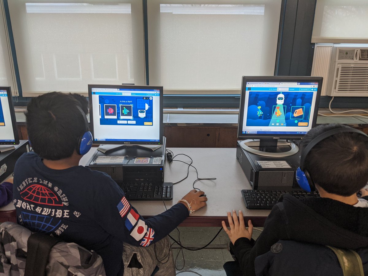 LJSarago's tweet photo. @DavisNewRo 4th graders are diving into AI for Oceans with @codeorg.
#HourOfCode #CSforGood #CSEducationWeek #DavisTechnology https://t.co/YEh9yv3scP