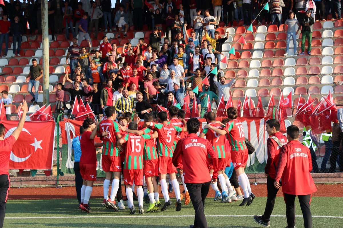 BİZ KENETLENİRSEK 💪
BİZİ YENEMEZLER ❌

#Lefke ❤️💚