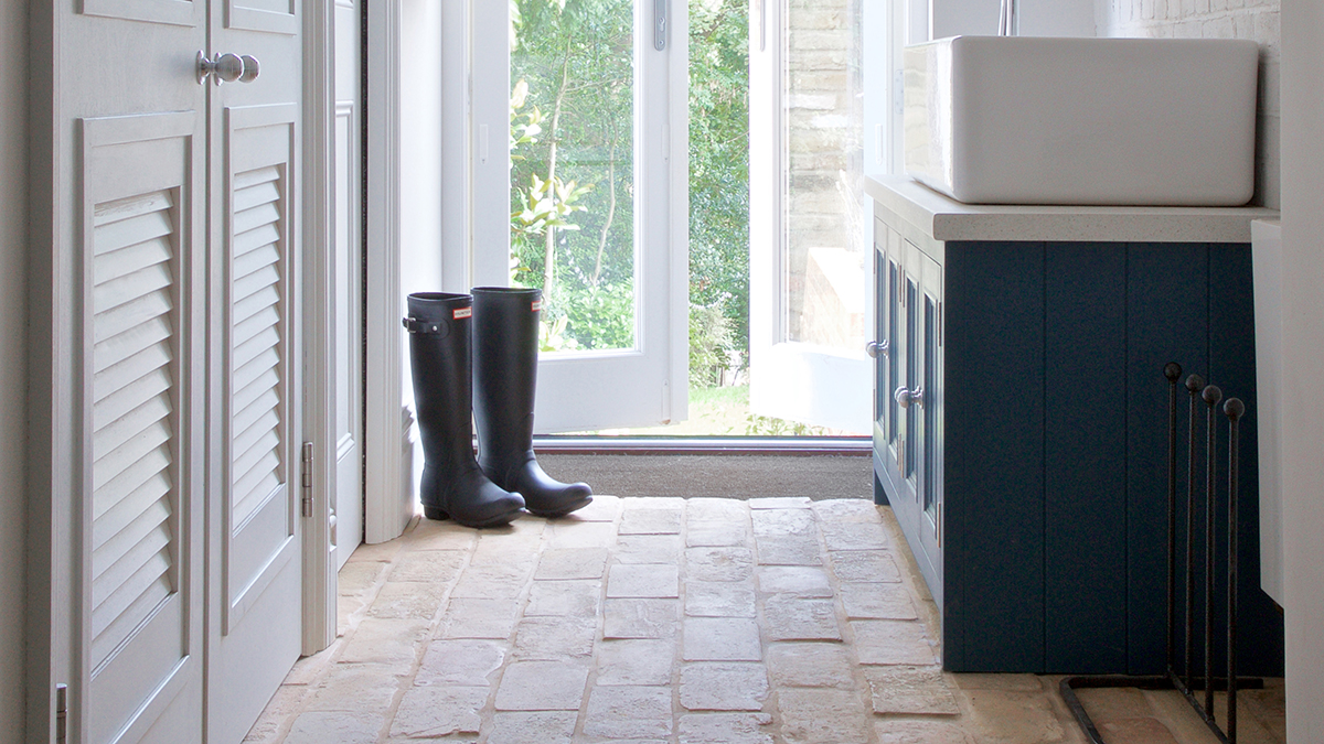 marloeinteriors's tweet photo. FLOORING | For this #BootRoom, we introduced reclaimed terracotta. The rustic authenticity of this natural flooring was the perfect choice for this functional space.
#interiordesign #marloeinteriors #interiorstyling #decor #interiors #homedecor #homedesign #instalove #interior https://t.co/QQojrJiqBr