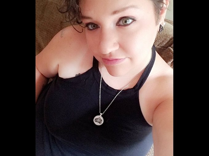 I'm online right now on Skyprivate - pay-per-minute system for Skype live shows. Call me right now in