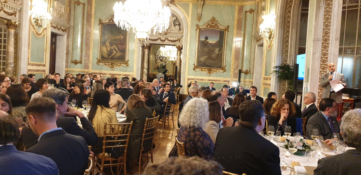 ClaudeLorea's tweet image. And finishing the day with the @Low2No dinner debating #circulareconomy #driving #systemtransformation to #netzero 

#foodforthoughts to feed in 
#TimeForAction #TiempoDeActuar 
#COP25