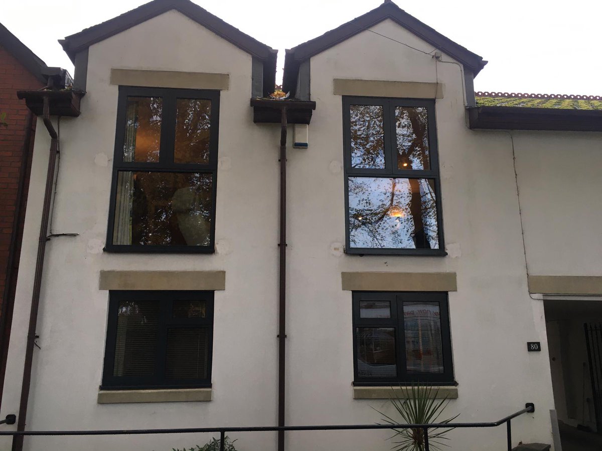 fentradelimited's tweet photo. Evening #PortHour, did you know our @AluK_GB casement windows come in many different and varied designs, allowing the homeowner the flexibility when choosing the styles that suit their home! For more information email us today on sales@fentradealuminium.co.uk #aluminium #quality https://t.co/Z5jZARDcQv