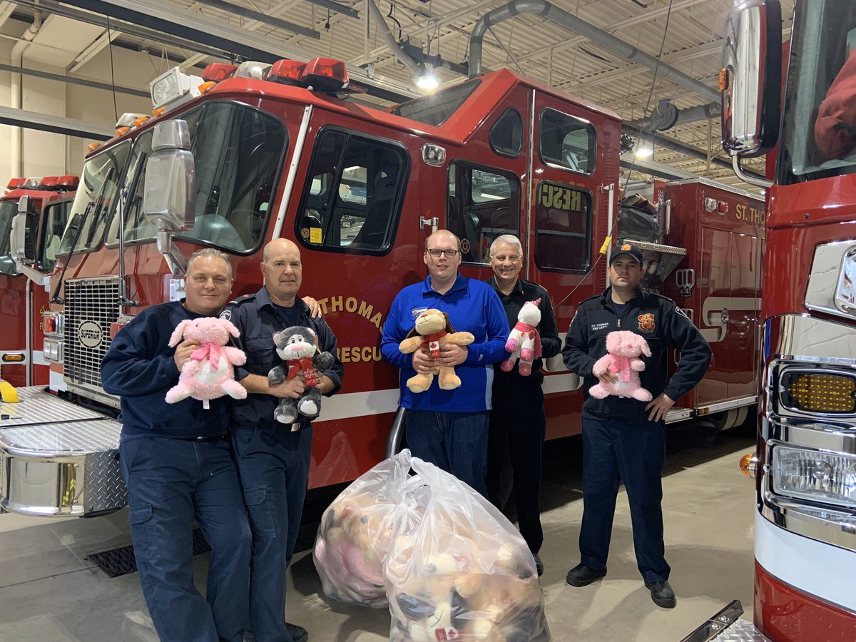 Luckys and Chances heading to the children that will love them! Thanks <a href="/PetSmart/">PetSmart</a> North London and <a href="/StThomasFire/">St. Thomas Fire</a> <a href="/PetSmartChariTs/">PetSmart Charities®</a> #petsmartparties #chanceandlucky