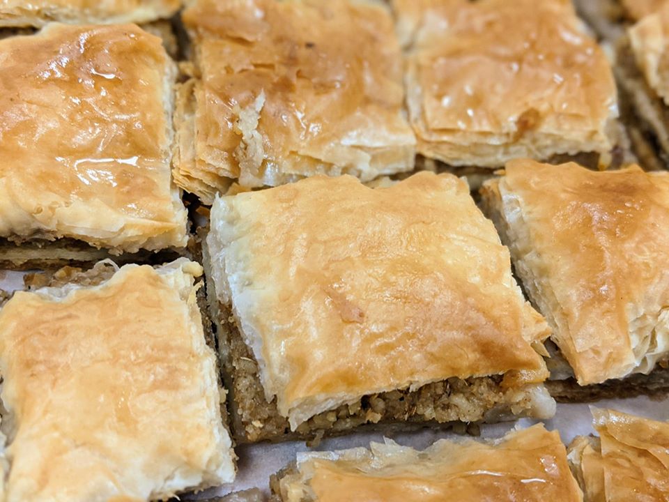 StandInLNK's tweet image. Students from our Youth Chapter of SIFL are excited for our community to come together in support of refugees! Lots of love went into making this baklava. Labor of Love Fundraiser is today 3:15-6pm in the Lincoln High cafeteria! I'm sure these won't last long. ❤️🔥#standinlnk