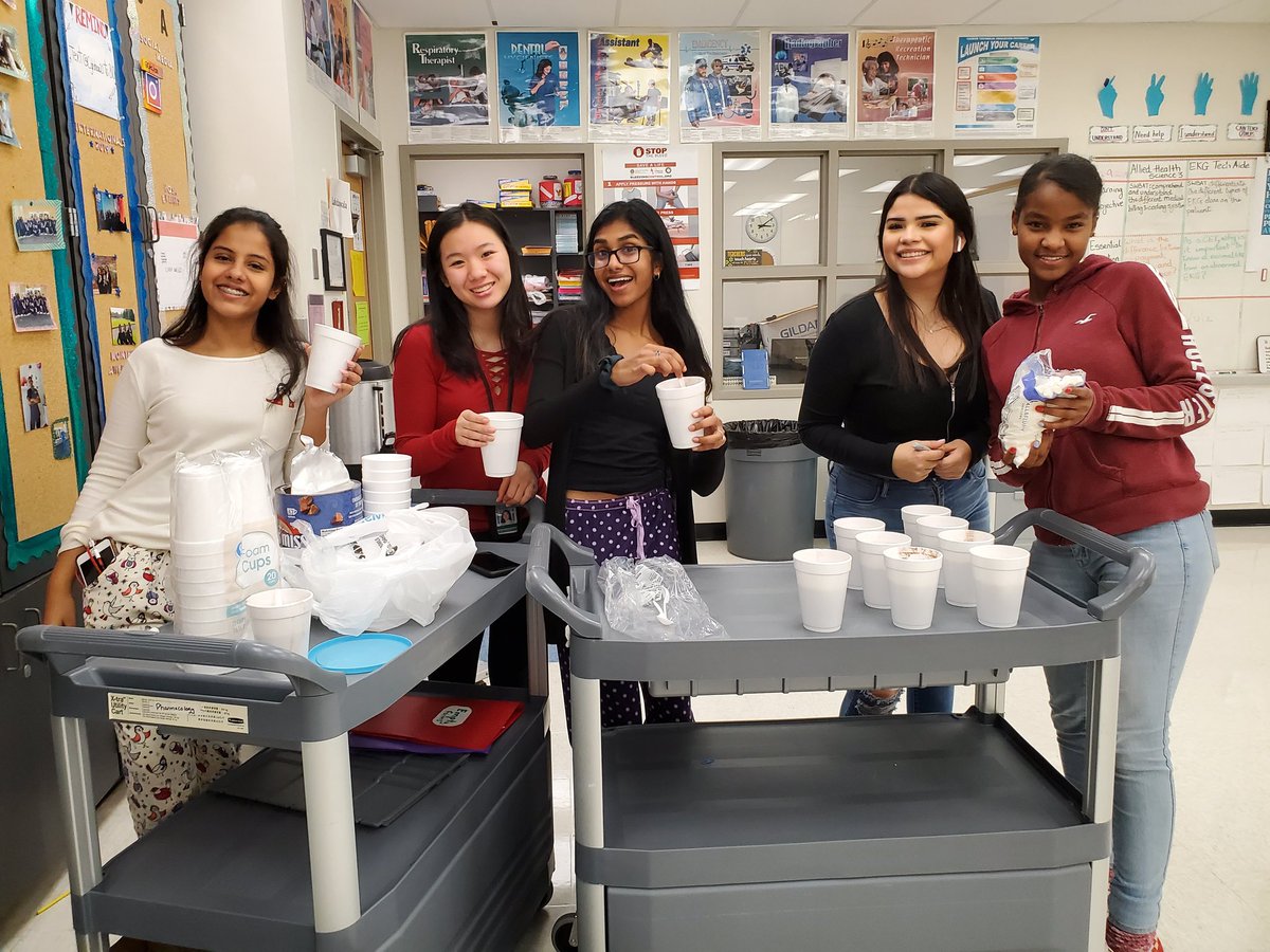 jumlak's tweet photo. CGHS HOSA having fun. Ginger bread making competition. @DrMarkKaplan @CGHS_HOSA https://t.co/acZHftZy7f
