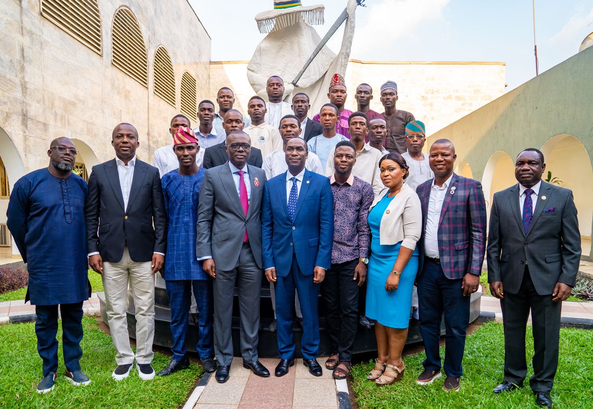 jidesanwoolu's tweet image. At a meeting with NANS Zone D leaders today, I told the students' leaders about our plan to elevate the status of Adeniran Ogunsanya College of Education, Ijanikin to a University. 

This move is to ensure the best educational training is given to our teeming youth.