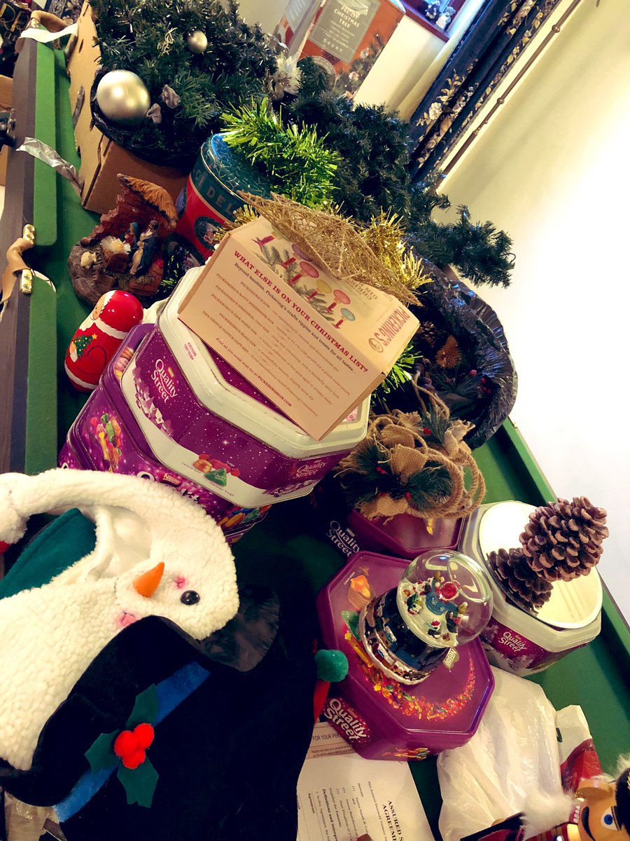 EmbobM's tweet image. @QualityStreetUK @nestleUKI your sweets have been part of my Christmas since childhood 🥰 Your empty boxes house my Christmas decorations when not in use 🙌 but guys surely it’s time to look after the planet &amp;amp; ditch the plastic wrappers now though?😏 #plasticfree