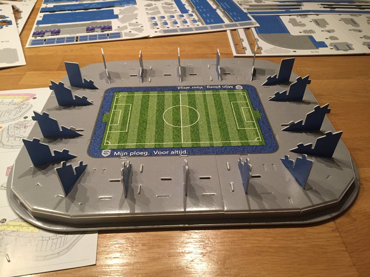 RalfvL's tweet photo. Twee uurtjes zoet geweest met dit meesterwerkje. Zonder dak ziet het er misschien nog wel fraaier uit. @KRCGenkofficial @KRCGenkRSS #luminusarena #krcgenk https://t.co/ROEWqlJ9GZ