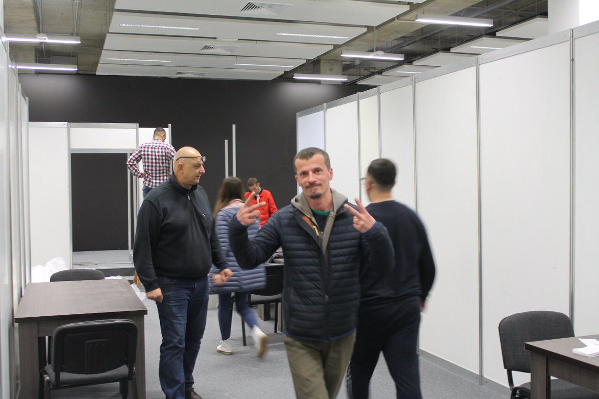 dpshtrr's tweet image. Job done! Gjithshka në pak ditë gati! KRENARË!
Streha provizore e emergjencave te TBP, pastër, ngrohtë, ëmbël nga zemrat e vullnetarëve të GLA &amp;amp; DPSHTRR mbështetur nga TBP, Klik Ekspo Klik dhe subjekte të tjera solidare! 🥰✌️🤝👊⛑🙏👐👏😇🇦🇱❤️ #PërgjegjësiaSociale #Bashkë #Caring