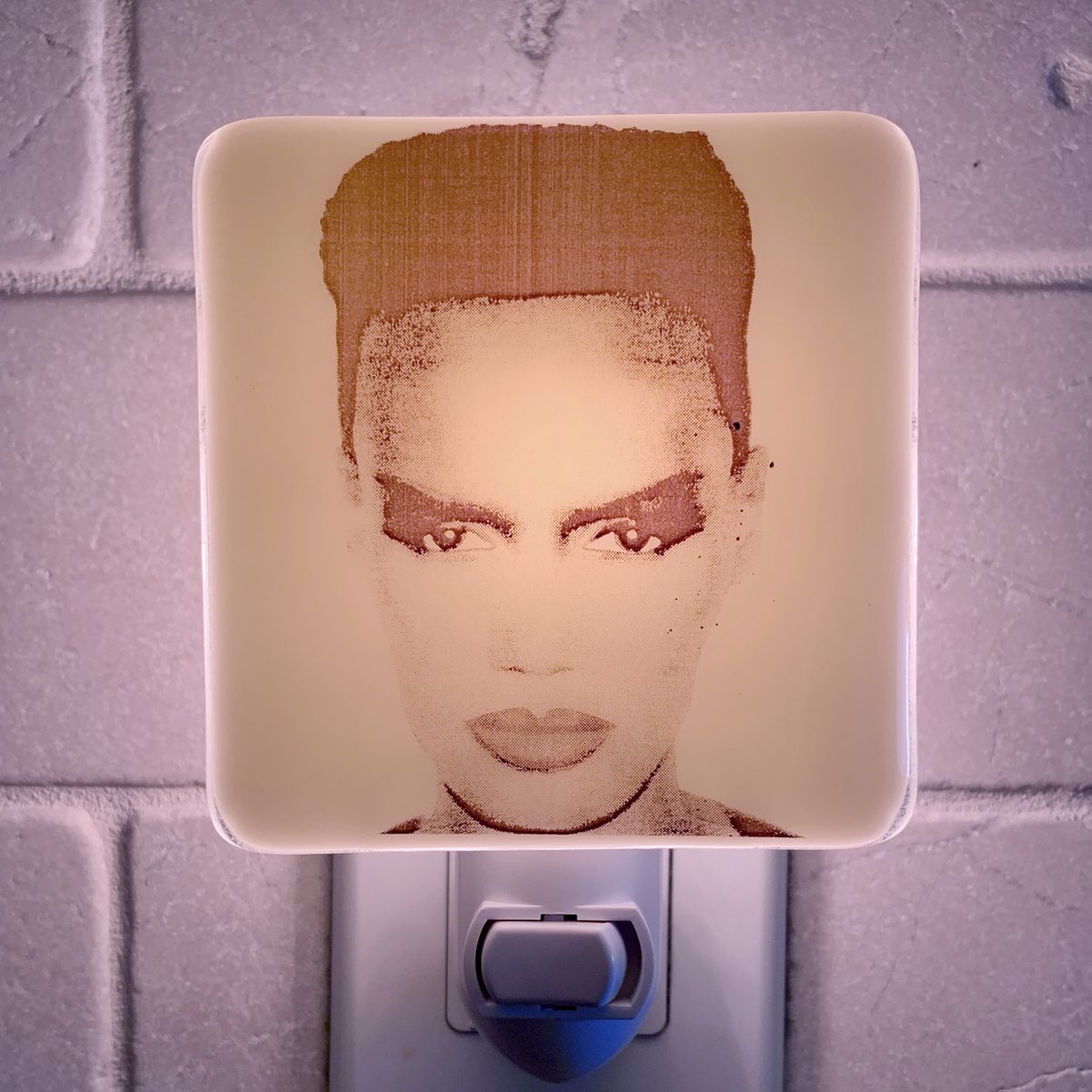 remixedgifts's tweet photo. Go #Nightclubbing with #GraceJones! We’ve got two tote bags, one night light, and one patch left in stock! 😎 https://t.co/5AKPzPW1WL