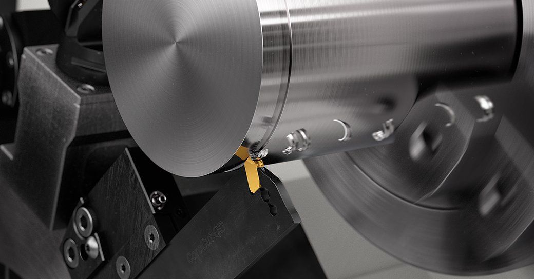 SandvikCanada's tweet photo. Profiling with long overhangs in narrow grooves often results in broken inserts & chip jams. See how the #CoroCut QD with the round -RM geometry overcomes these issues with non-linear turning and grooving with full radial bottom. https://t.co/9dx8Sh8Ii2 #partingoff https://t.co/YXasSF5eNC