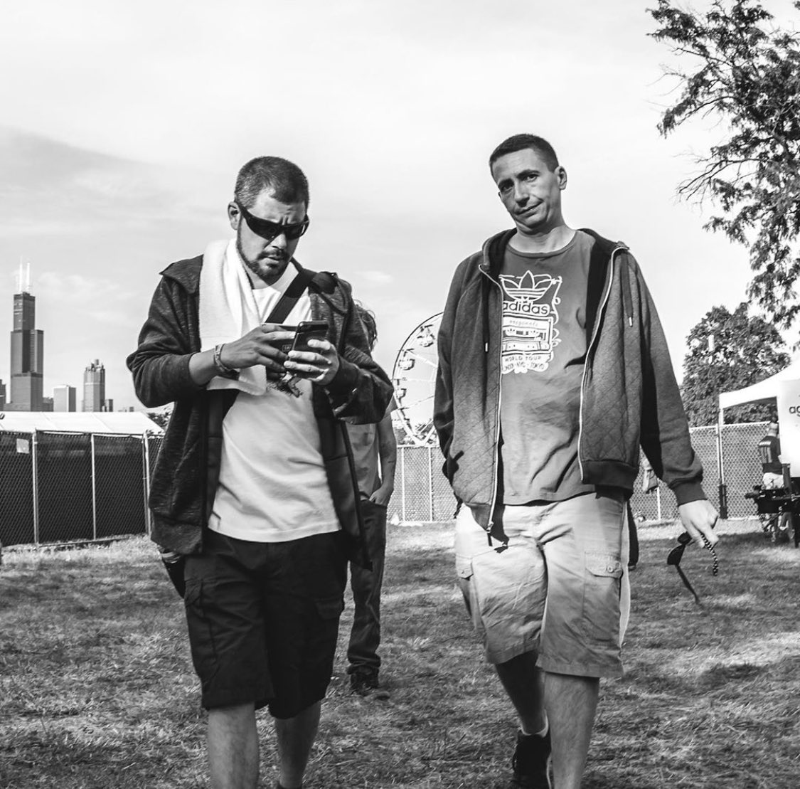 edm's tweet photo. ANOTHER HOT ARTIST for round 3 of our #EDMspotlight series 🎧
This week we have a house producer duo with strong underground roots in Detroit & Chicago: @golfclapdet 🔥🔥
Check out there newest banger of a single “Freak It Out” here: https://t.co/3t3McKKcAK https://t.co/PbeDux1mvs