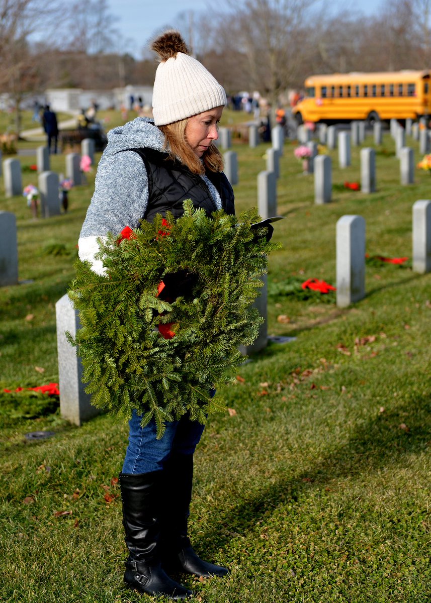 RichGess's tweet photo. This Saturday marked the 10th Wreaths of Remembrance Ceremony @ Gloucester County Veterans Cemetery. 2800 wreaths laid in honor. Thank you @nyyroro @wilkie_cindy @Lodge1mike @ChristineTHD @LundholmPaul for your support #neverforgotten https://t.co/o1xVEai1pZ