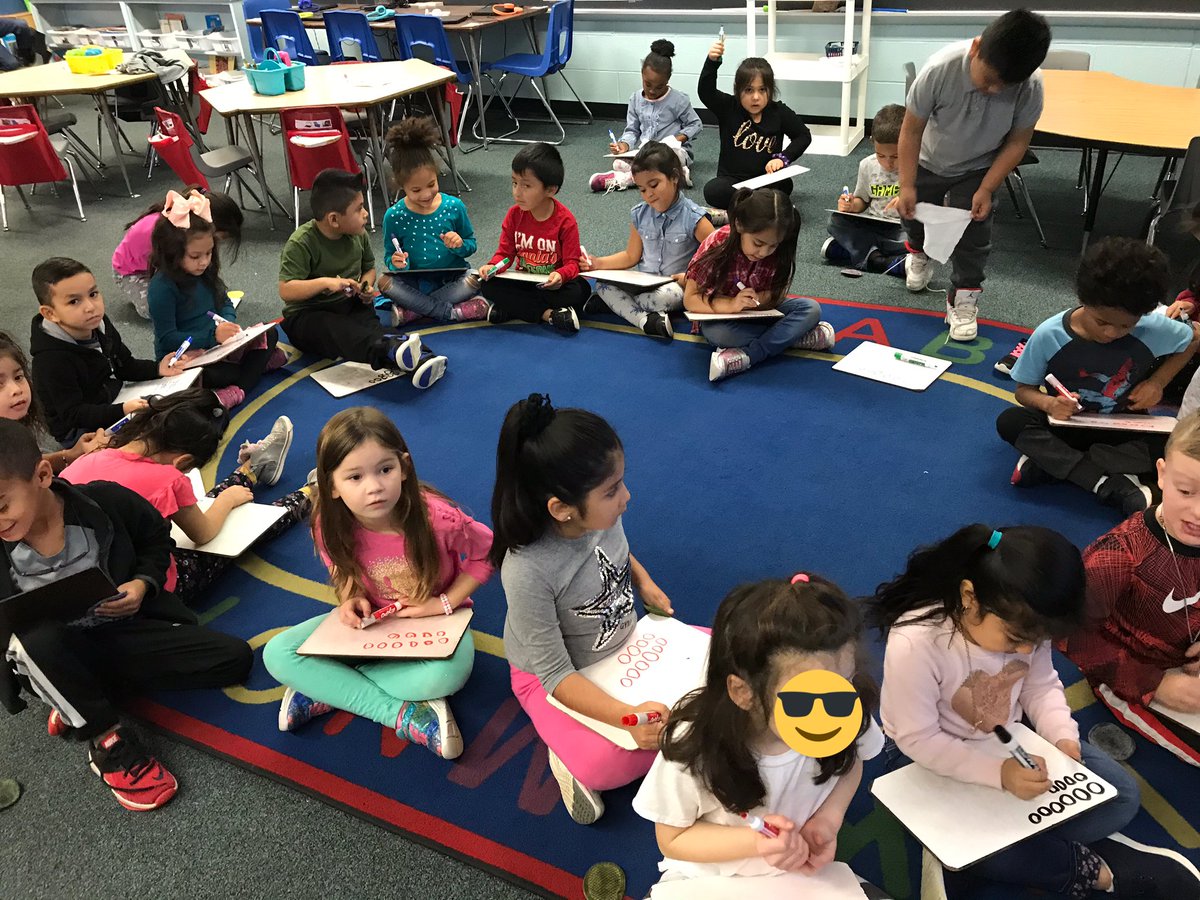 Mrs_AshcraftPES's tweet photo. We love 3 Act Tasks! https://t.co/VtciLoKNcs