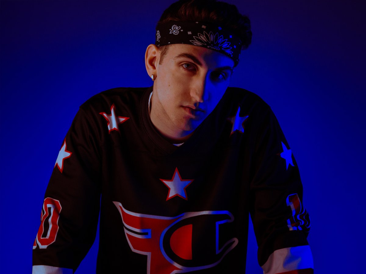 FaZeClan's tweet image. FaZe Clan by @ChampionUSA, the Capsule Collection
Available this Wednesday, December 11th

#FaZeUp