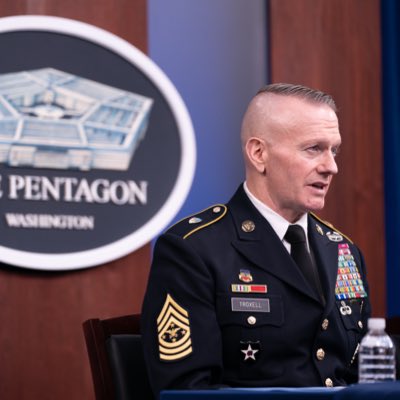 #NewProfilePic with the new SEAC rank insignia. Appreciate the collaborative effort across the services and the Institute of Heraldry to make this happen.

Read more about this historic milestone: go.usa.gov/xpVmd

#SEAC3 #BestJobIEverHad @DeptofDefense