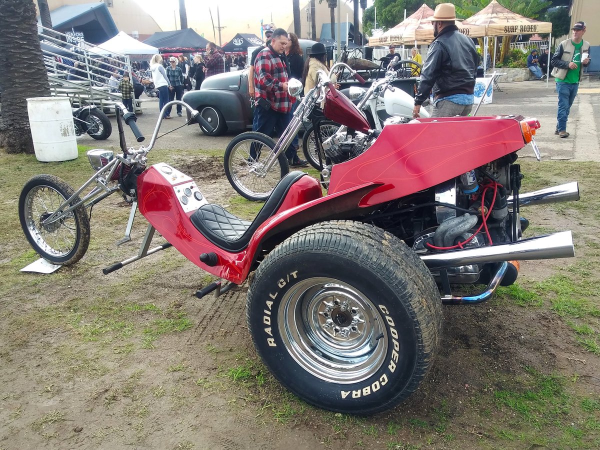 ChiltonDIY's tweet photo. Out with @clymermanuals and @HaynesManuals Sunday at #chopperfest but there were a few things Chilton manuals apply to. This plastic fantastic trike is built with power by Volkswagen - our 1954-69 VW book 70200 would cover most of the power train. #vwtrike #aircooledvw #mychilton https://t.co/lgOi1OVdKS