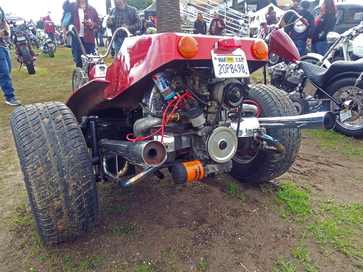ChiltonDIY's tweet photo. Out with @clymermanuals and @HaynesManuals Sunday at #chopperfest but there were a few things Chilton manuals apply to. This plastic fantastic trike is built with power by Volkswagen - our 1954-69 VW book 70200 would cover most of the power train. #vwtrike #aircooledvw #mychilton https://t.co/lgOi1OVdKS