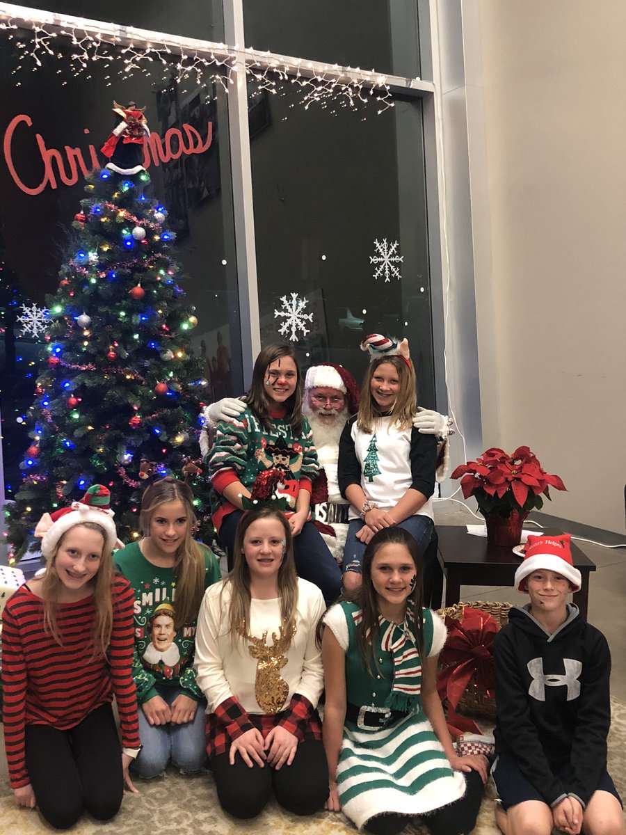 StuCoAMS's tweet photo. AMS STU CO HAD AN AWESOME TIME HELPING WITH COOKIES WITH SANTA AT THE YMCA!! Lots of kids, lots of giggles, lots of hearts filled with joy! What a blessing! @AMSpirates @Ditto_ELA7 @granburyisd #AMSserves #GivingBack #BestGiftIsGiving https://t.co/UPCwBF0bll