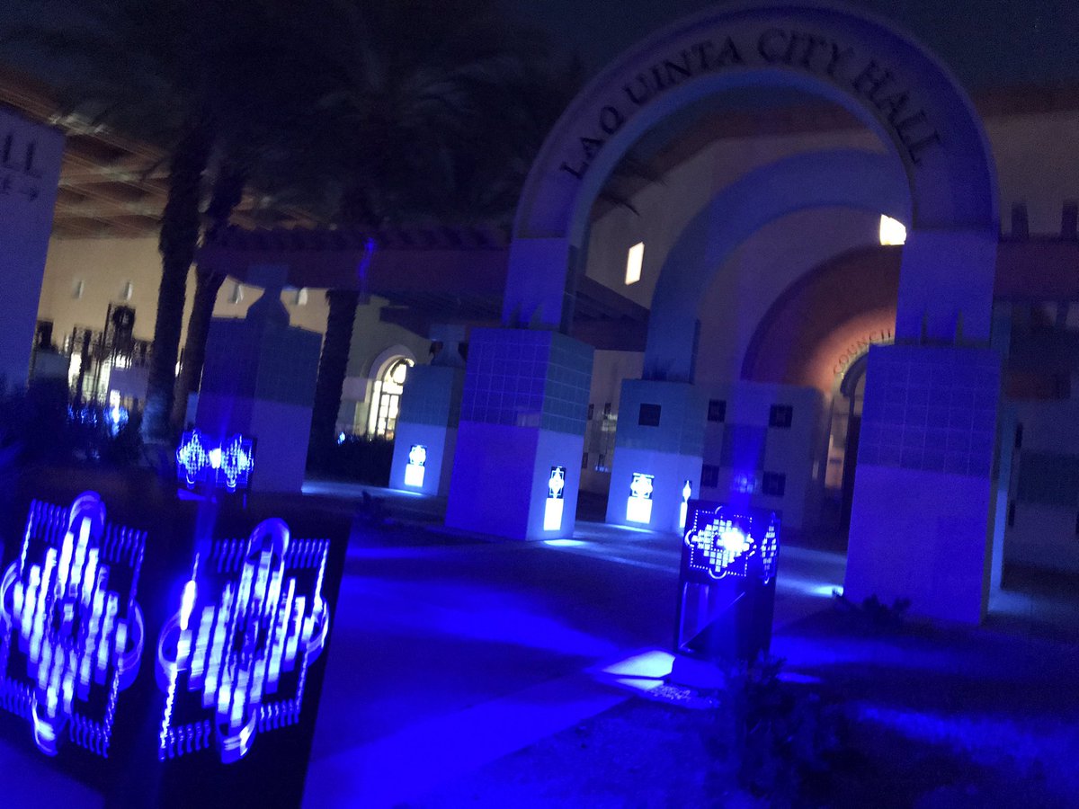 HeyKitty's tweet photo. La Quinta City Hall shines blue tonight for our fallen officers. While all fallen officers are remembered @CHP Officer Licon and Officer Moye who were killed in the line of duty this year will be honored at this year’s #BlueLightCeremony it starts at 6:00 p.m. https://t.co/WRsSu2uIZk