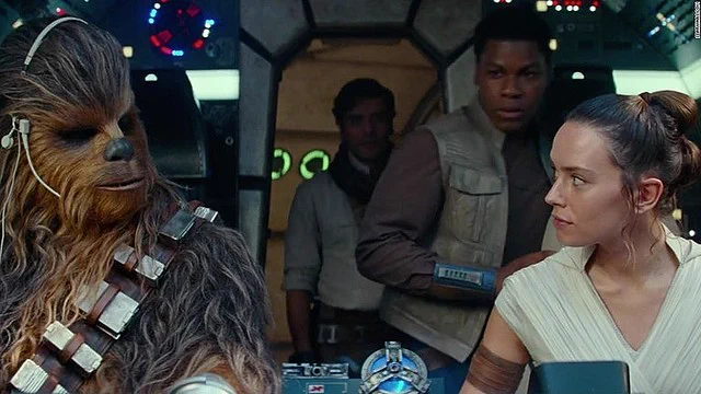 【注意】スター・ウォーズ最新作で光過敏性発作などを引き起こす可能性！