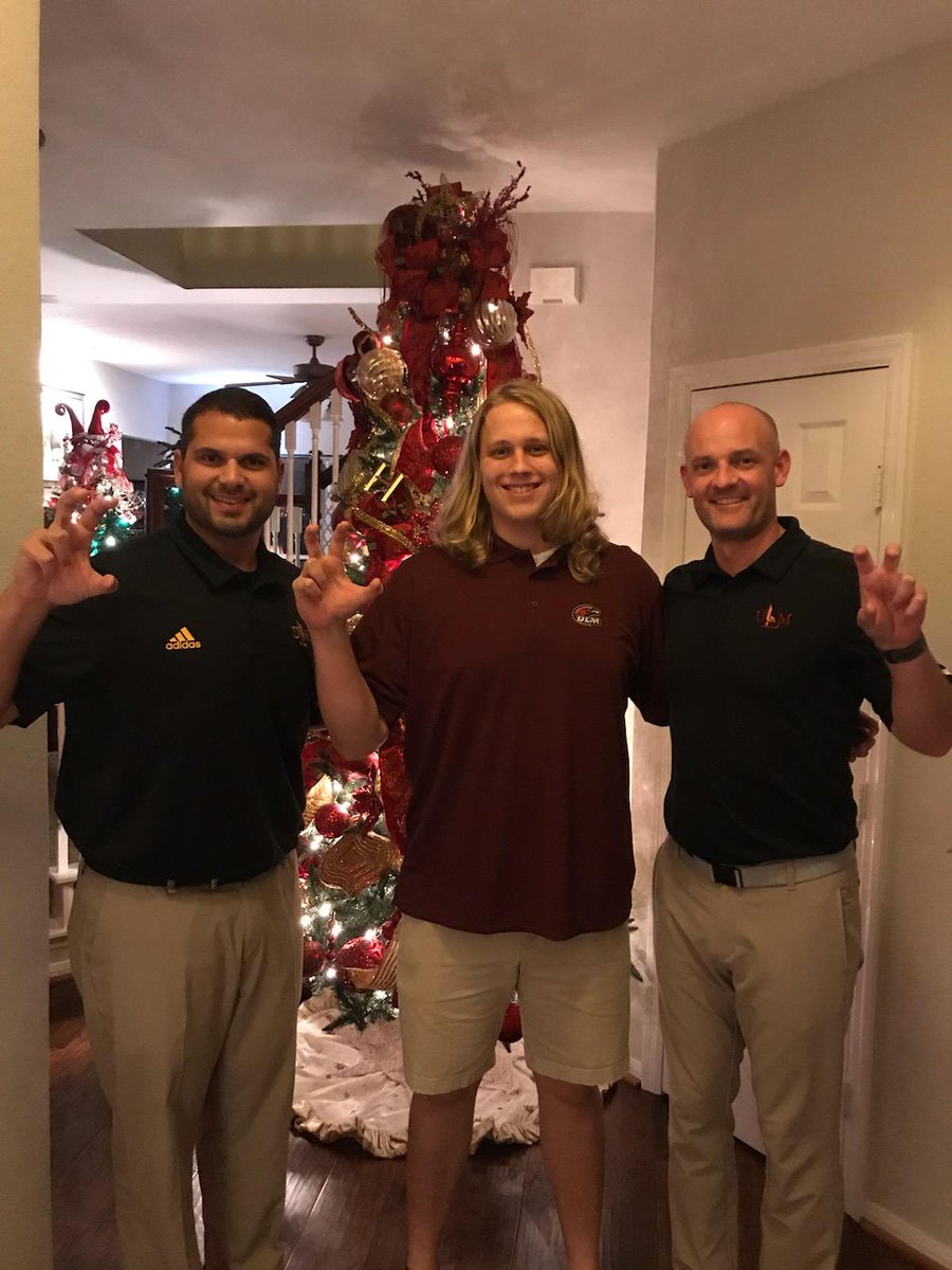 nate_heidecker's tweet photo. Had a great home visit tonight with the ULM coaches! Thanks for stopping by. @Emannaghavi @MattKubik @dialcole13 #talonsout https://t.co/BjQEv9yeKt