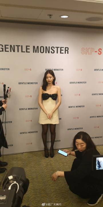 Clarievia's tweet photo. น่ารักมากกกก #JENNIExGentleMonster https://t.co/6bc43UFaxO