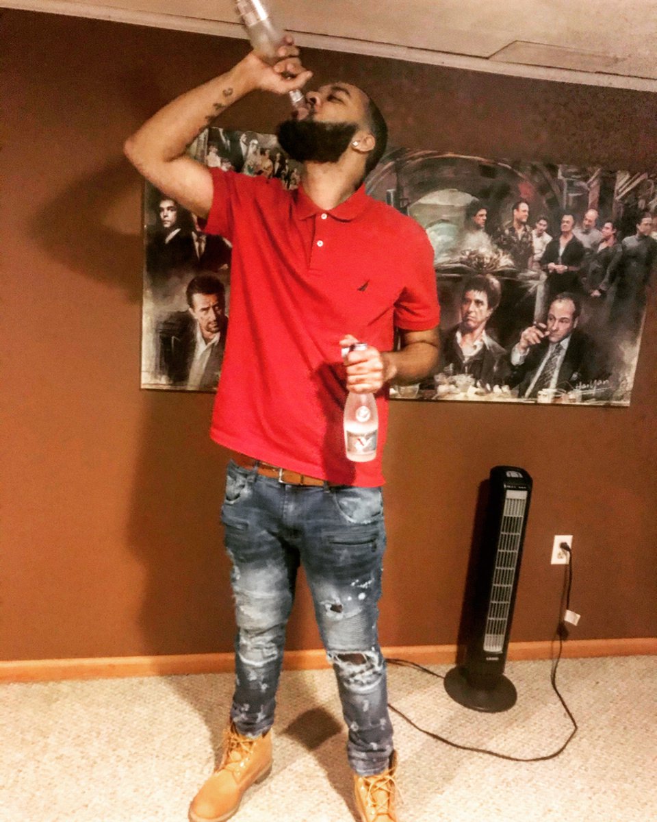 _YoHighnesss_'s tweet photo. 🤷🏽‍♂️😈 https://t.co/R6JoS6ZzRe