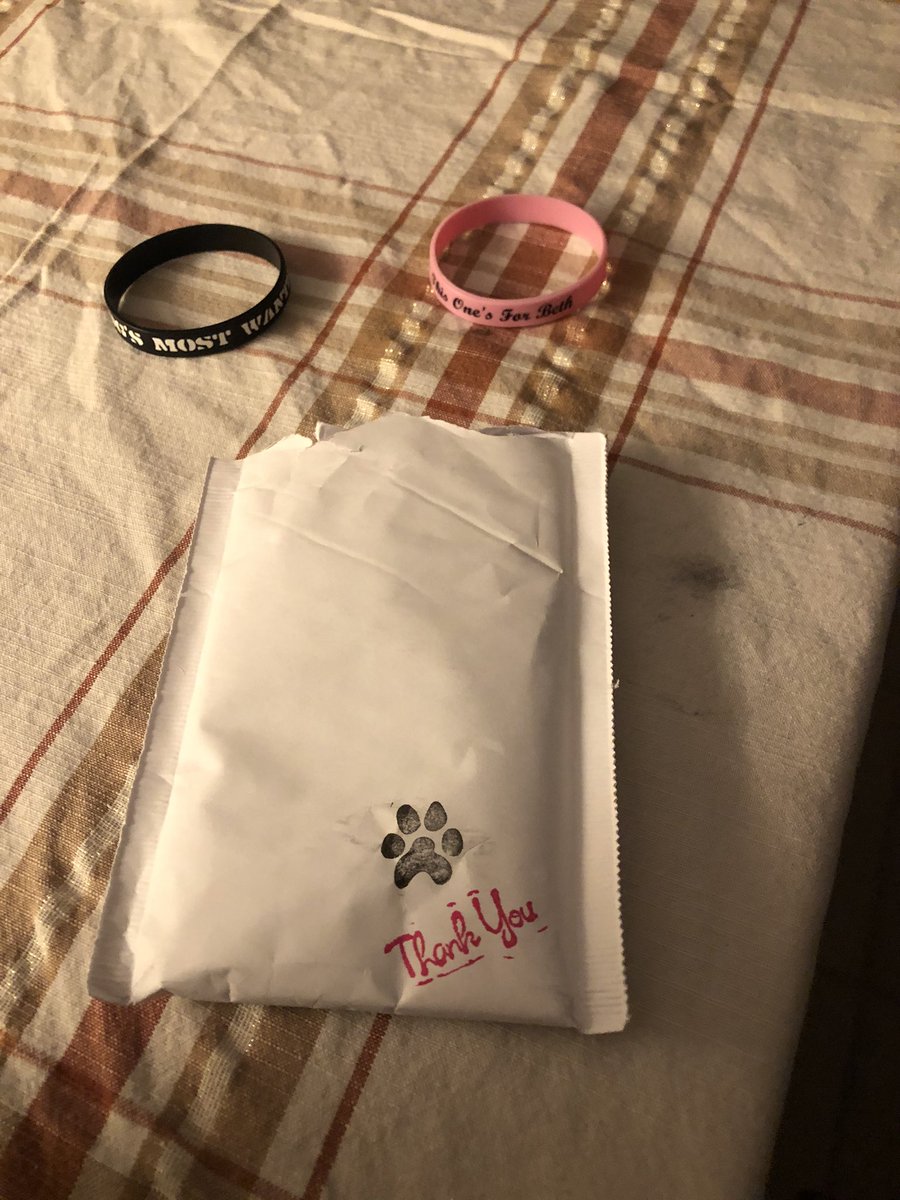 Jennsweeney0501's tweet photo. Just got my bracelets that I order #dogpound I love it ! @theRealJaneBond @DogBountyHunter #dogmostwanted #thisoneforbeth when are we getting season 2!! Love ya guys and stay strong! https://t.co/c2bnMguWKi