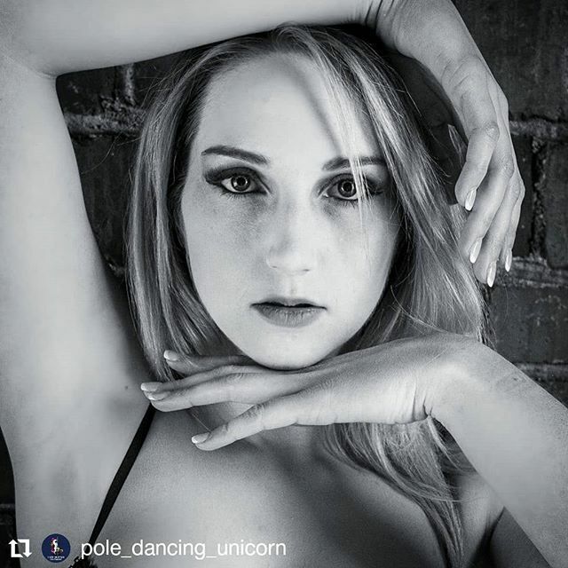 modelmaniamag's tweet photo. #Repost @pole_dancing_unicorn
• • • • • •
Tower Grove South, St. Louis
I want you. No secrets, no lies, no games 🦄
-
📸 @that_kinney_guy
👉🏻 #linkinbio for custom content
-
-
-
-
-
@crowdfire @stlfaces #stlfaces #stlmodel #chicagomodel #portraitpa… https://t.co/MryHkKL1iC https://t.co/EHGCsjIz8B