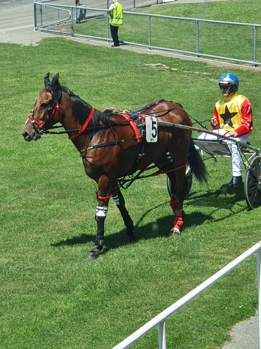 Zac Phillips from Victoria picks up an outside drive in the first!