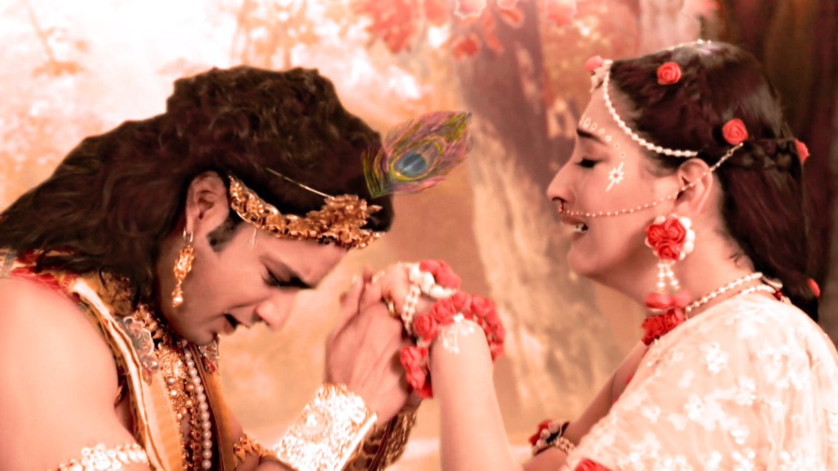 ・。  ❊ .・。.・         — Tum mujse dur nahimujh mein tum samayi ho Mein hun agar kaaya toh tum meri parchaayi ho Radhe..  #RadhaKrishna