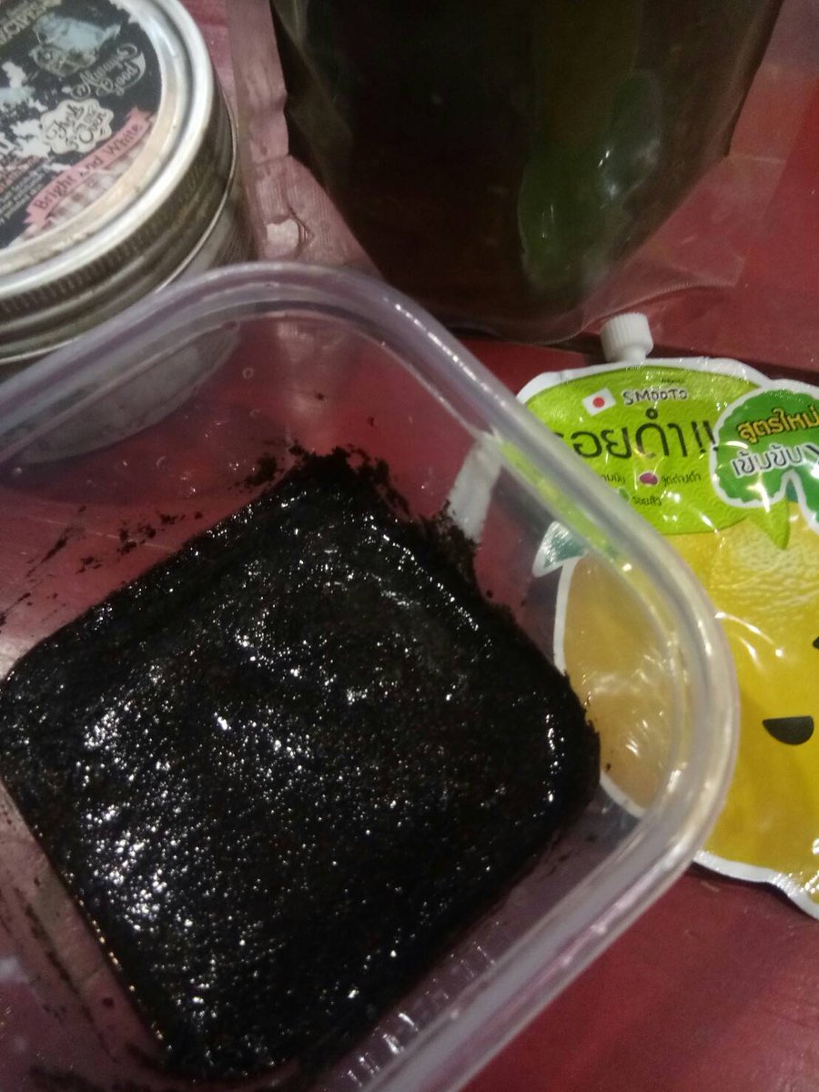 chanjareview's tweet photo. วิธ���แก้ข้อศอก หัวเข่า รักแร้ดำง่ายๆด้วย กากกาแฟ+เกลือขัดผิว+smootoเซรั่มเลม่อน ตัวนี้ช่วยรอยดำให้จางเร็วขึ้น ใช้ทั้ง3 ตัวผสม ขัดผิวได้ตามต้องการเลยวนเบาๆ 5-10 นาที ใช้3ครั้ง/สัปดาห์ เอาไปลองทำตามได้นะคะ #รีวิวเซเว่น #ไว้รีวิวห้ามขายของโว้ยย https://t.co/G11aBvDVRB