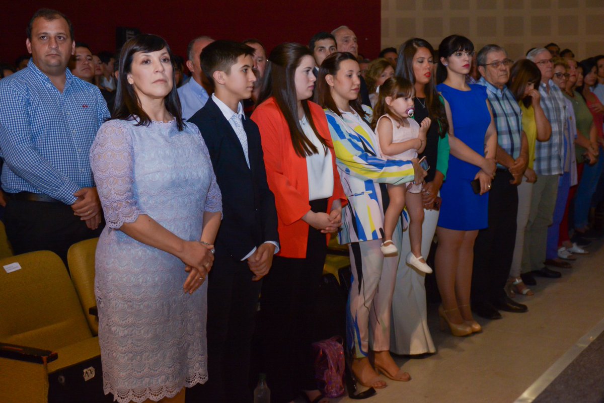 ↪La presidenta <a href="/elicuestachaco/">Elida Cuesta</a>, junto a los diputados <a href="/RSanchez_PJ/">Ricardo Sanchez</a>, <a href="/mfonsecachaco/">Marita Fonseca</a>, <a href="/NadiaGarciaAmud/">Nadia Garcia Amud</a>, <a href="/2017_VargasMari/">Maria Elena Vargas</a> y <a href="/AndreaCharole/">Andrea Charole</a> Charole, participó de la toma de juramento y acto de asunción de las autoridades municipales de #Resistencia en el Domo del Centenario.