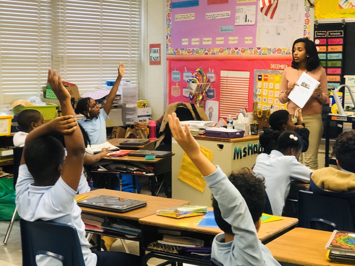 CHES_TAG's tweet photo. We have A LOT of questions concerning the STEM FAIR PROJECT!! Its the first time for our @capitolheightse 3rd graders!! But #chesHabtemariam3 is READY!! #model #classexample @ches3rd https://t.co/4HIC1XvBxx